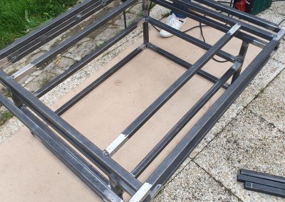 Soudure de l armature de la table tactile