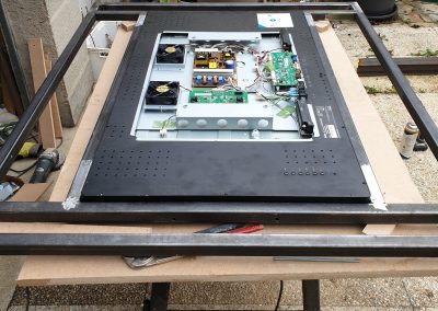 Soudure de l armature de la table tactile