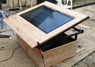 table basse tactile habillage sapin